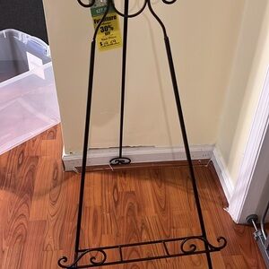 Elegant Black Metal Easel Stand